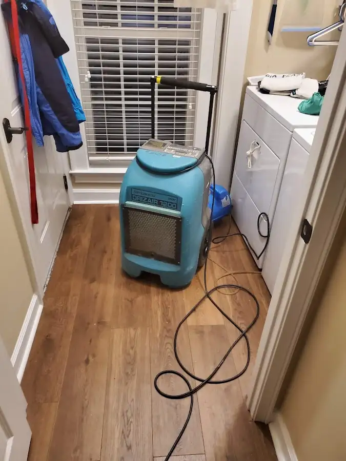 Commercial dehumidifier deployed for Crawl Space Restoration in Antioch